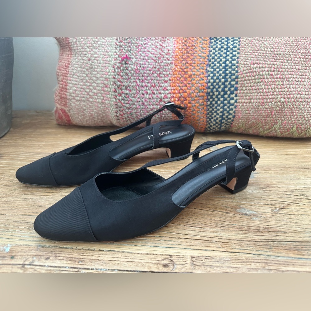 Vaneli aliz black sling back pump size 9 like new